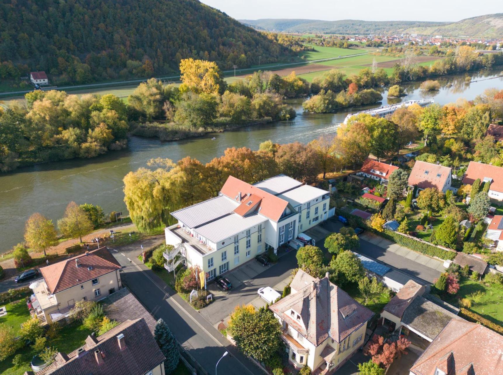 Hotel Mainpromenade ***S Karlstadt Kültér fotó
