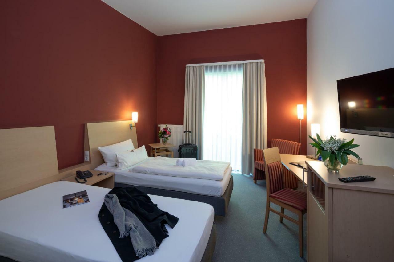 Hotel Mainpromenade ***S Karlstadt Kültér fotó